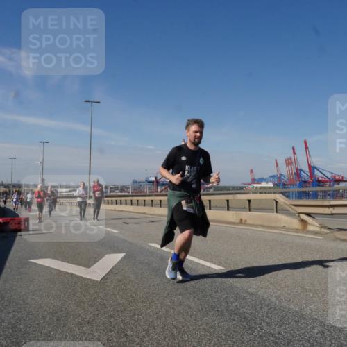 03.10.2025 - Köhlbrandbrückenlauf Matties Gatica Varas http://msf.ph/oto/9008346 03.10.2025 13:04:13 Position 2  meine-sportfotos.de