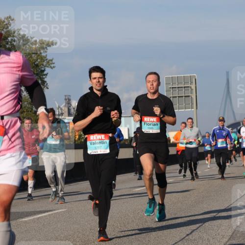 03.10.2025 - Köhlbrandbrückenlauf Luisa Fischer http://msf.ph/oto/9008349 03.10.2025 10:50:11 Position 3 1321, 1767, 1045 meine-sportfotos.de