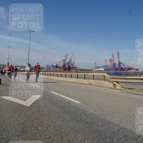 03.10.2025 - Köhlbrandbrückenlauf Matties Gatica Varas http://msf.ph/oto/9008367 03.10.2025 13:04:14 Position 2  meine-sportfotos.de