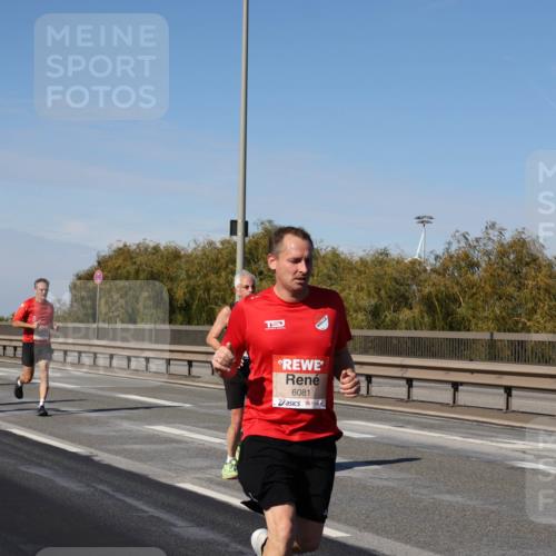 03.10.2025 - Köhlbrandbrückenlauf Julia Fischer http://msf.ph/oto/9008377 03.10.2025 12:50:22 Position 3 6081 meine-sportfotos.de