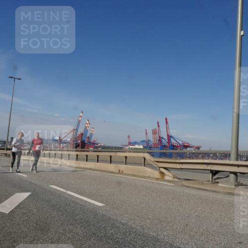 03.10.2025 - Köhlbrandbrückenlauf Matties Gatica Varas http://msf.ph/oto/9008381 03.10.2025 13:04:15 Position 2  meine-sportfotos.de