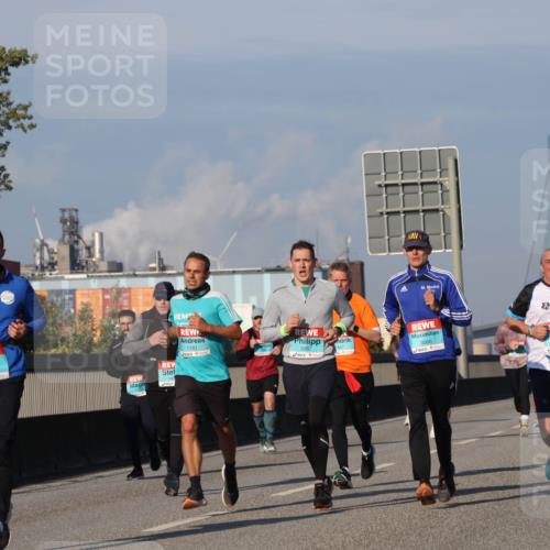 03.10.2025 - Köhlbrandbrückenlauf Luisa Fischer http://msf.ph/oto/9008391 03.10.2025 10:50:14 Position 3 3067, 3066, 1351, 1141, 2944 meine-sportfotos.de