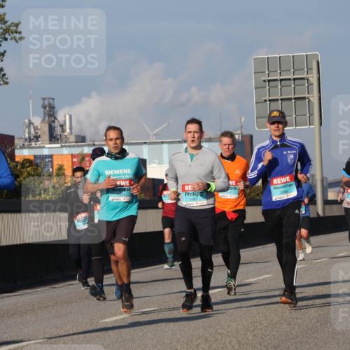 03.10.2025 - Köhlbrandbrückenlauf Luisa Fischer http://msf.ph/oto/9008393 03.10.2025 10:50:15 Position 3 2944, 1141, 3067, 3066 meine-sportfotos.de