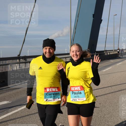 03.10.2025 - Köhlbrandbrückenlauf Julia Fischer http://msf.ph/oto/9008416 03.10.2025 10:04:11 Position 2 123312312111, 2872, 2875 meine-sportfotos.de