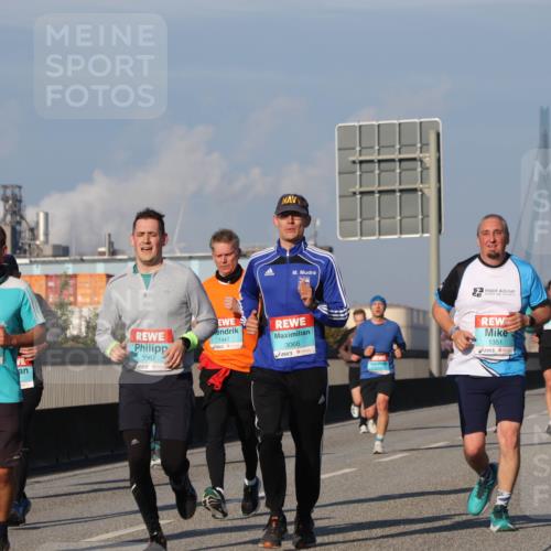 03.10.2025 - Köhlbrandbrückenlauf Luisa Fischer http://msf.ph/oto/9008417 03.10.2025 10:50:16 Position 3 1141, 52, 3067, 1447, 3066, 1351 meine-sportfotos.de