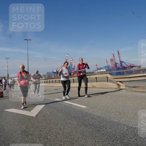 03.10.2025 - Köhlbrandbrückenlauf Matties Gatica Varas http://msf.ph/oto/9008419 03.10.2025 13:04:18 Position 2  meine-sportfotos.de