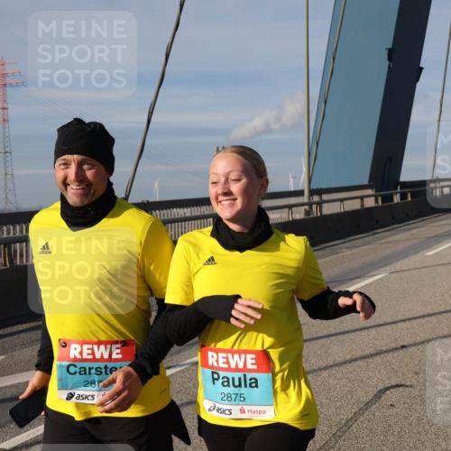 03.10.2025 - Köhlbrandbrückenlauf Julia Fischer http://msf.ph/oto/9008420 03.10.2025 10:04:11 Position 2 287, 2875 meine-sportfotos.de