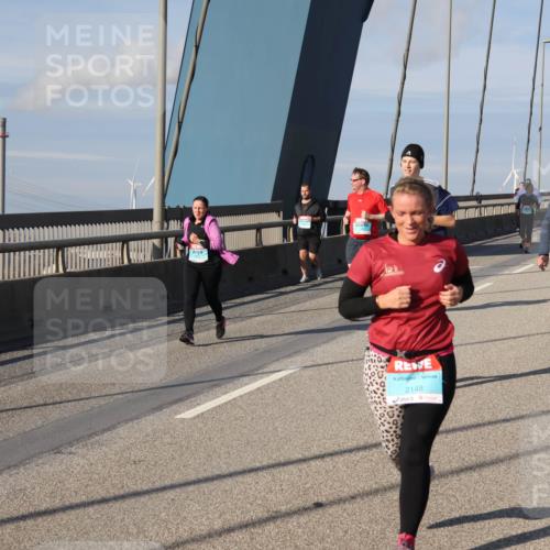 03.10.2025 - Köhlbrandbrückenlauf Julia Fischer http://msf.ph/oto/9008425 03.10.2025 10:04:20 Position 2 2148 meine-sportfotos.de