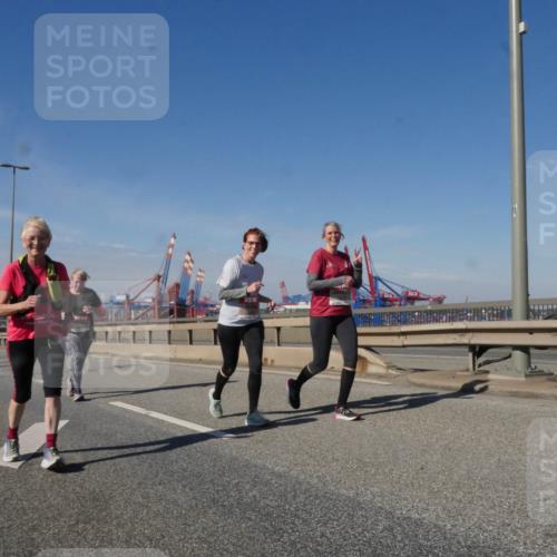 03.10.2025 - Köhlbrandbrückenlauf Matties Gatica Varas http://msf.ph/oto/9008428 03.10.2025 13:04:19 Position 2 118 meine-sportfotos.de
