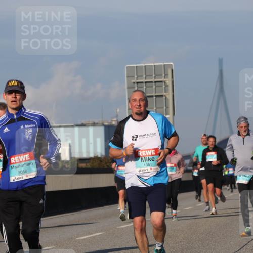 03.10.2025 - Köhlbrandbrückenlauf Luisa Fischer http://msf.ph/oto/9008447 03.10.2025 10:50:17 Position 3 3067, 3066, 1351, 1073 meine-sportfotos.de