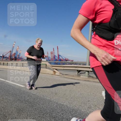 03.10.2025 - Köhlbrandbrückenlauf Matties Gatica Varas http://msf.ph/oto/9008456 03.10.2025 13:04:21 Position 2  meine-sportfotos.de