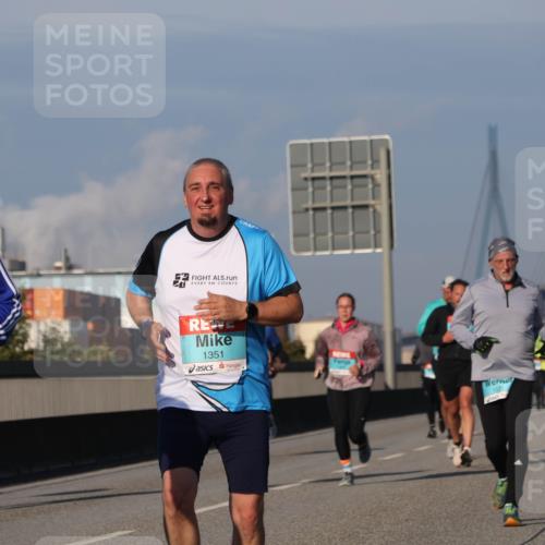 03.10.2025 - Köhlbrandbrückenlauf Luisa Fischer http://msf.ph/oto/9008460 03.10.2025 10:50:18 Position 3 44, 3066, 1351, 1073 meine-sportfotos.de