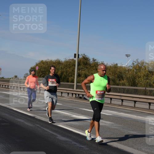 03.10.2025 - Köhlbrandbrückenlauf Julia Fischer http://msf.ph/oto/9008476 03.10.2025 12:50:36 Position 3  meine-sportfotos.de