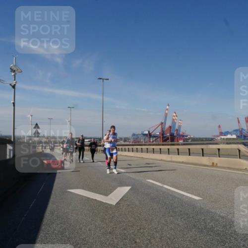 03.10.2025 - Köhlbrandbrückenlauf Matties Gatica Varas http://msf.ph/oto/9008479 03.10.2025 13:04:23 Position 2  meine-sportfotos.de