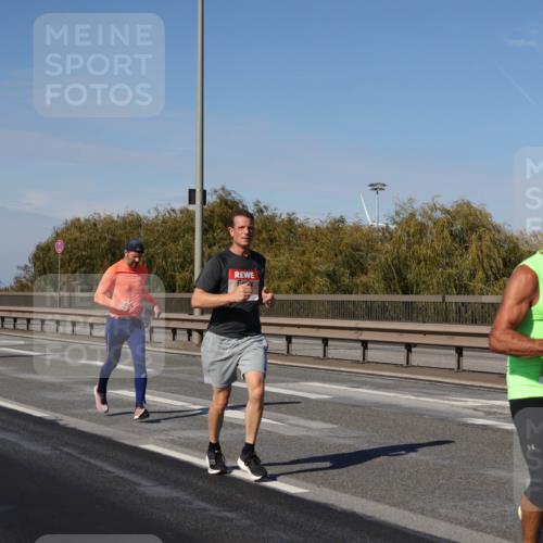 03.10.2025 - Köhlbrandbrückenlauf Julia Fischer http://msf.ph/oto/9008483 03.10.2025 12:50:37 Position 3 4127 meine-sportfotos.de