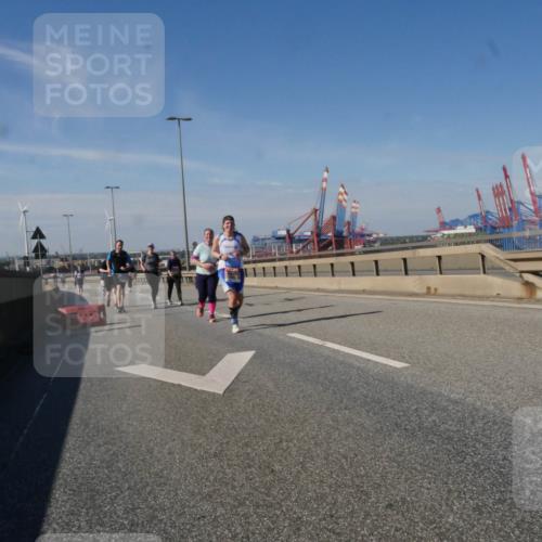03.10.2025 - Köhlbrandbrückenlauf Matties Gatica Varas http://msf.ph/oto/9008488 03.10.2025 13:04:23 Position 2  meine-sportfotos.de