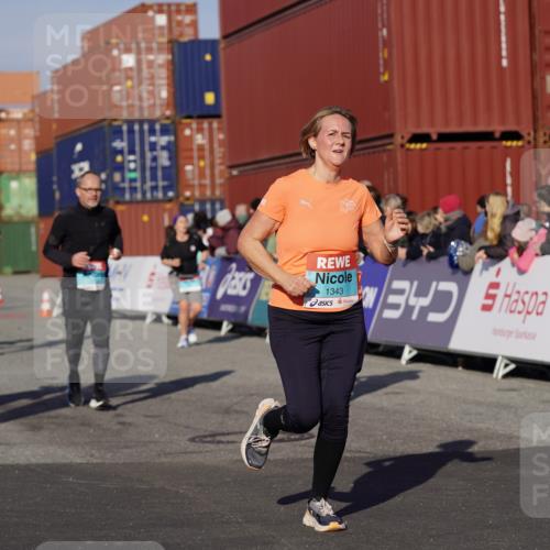 03.10.2025 - Köhlbrandbrückenlauf Michael Burmester http://msf.ph/oto/9008492 03.10.2025 10:09:53 Ziel 1343, 1401, 1409, 1473, 1747, 1801, 1873, 1975, 2034, 2471, 3162, 3200, 3201, 3493 meine-sportfotos.de