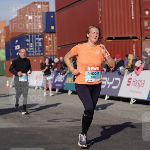 03.10.2025 - Köhlbrandbrückenlauf Michael Burmester http://msf.ph/oto/9008501 03.10.2025 10:09:53 Ziel 1343, 1401, 1409, 1473, 1747, 1801, 1873, 1975, 2034, 2471, 3162, 3200, 3201, 3493 meine-sportfotos.de