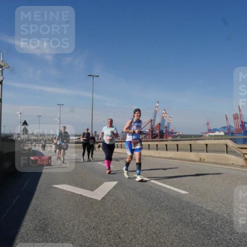 03.10.2025 - Köhlbrandbrückenlauf Matties Gatica Varas http://msf.ph/oto/9008502 03.10.2025 13:04:24 Position 2  meine-sportfotos.de