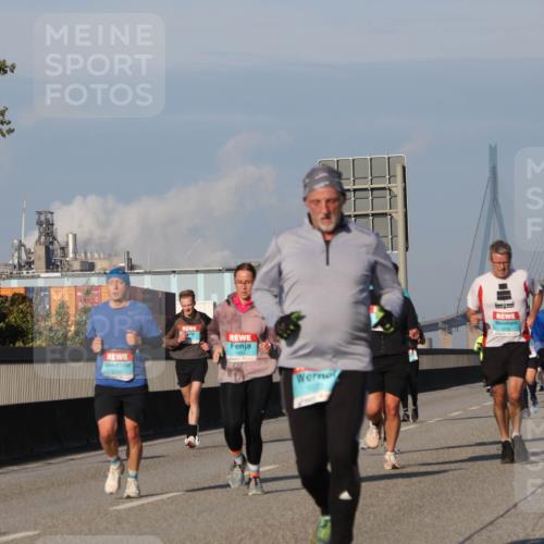 03.10.2025 - Köhlbrandbrückenlauf Luisa Fischer http://msf.ph/oto/9008504 03.10.2025 10:50:21 Position 3 2798, 1073 meine-sportfotos.de