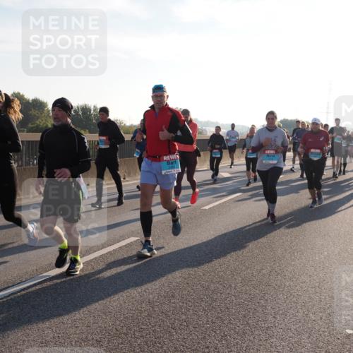 03.10.2025 - Köhlbrandbrückenlauf Fabian Wolf http://msf.ph/oto/9008511 03.10.2025 09:20:44 Position 3 146, 1719, 2450 meine-sportfotos.de