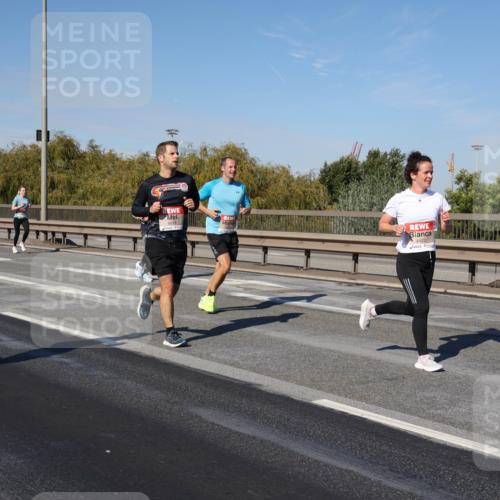 03.10.2025 - Köhlbrandbrückenlauf Julia Fischer http://msf.ph/oto/9008516 03.10.2025 12:50:48 Position 3 42141, 6018, 4422 meine-sportfotos.de