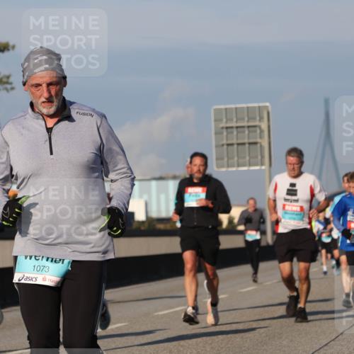 03.10.2025 - Köhlbrandbrückenlauf Luisa Fischer http://msf.ph/oto/9008534 03.10.2025 10:50:23 Position 3 2790, 1073 meine-sportfotos.de