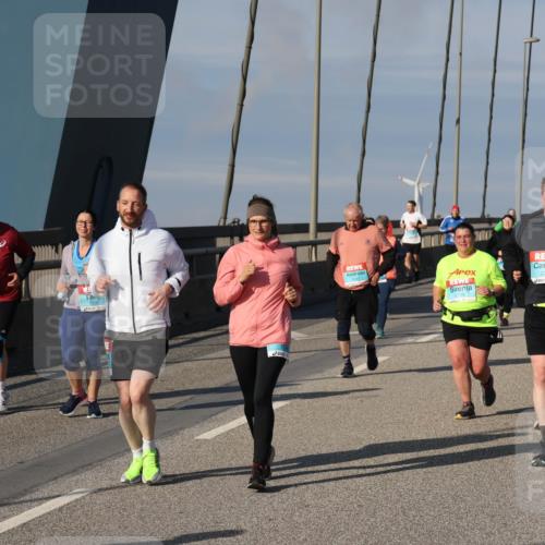 03.10.2025 - Köhlbrandbrückenlauf Julia Fischer http://msf.ph/oto/9008538 03.10.2025 10:05:00 Position 2 2, 2348 meine-sportfotos.de