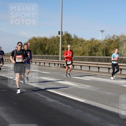 03.10.2025 - Köhlbrandbrückenlauf Julia Fischer http://msf.ph/oto/9008539 03.10.2025 12:50:51 Position 3 5245 meine-sportfotos.de