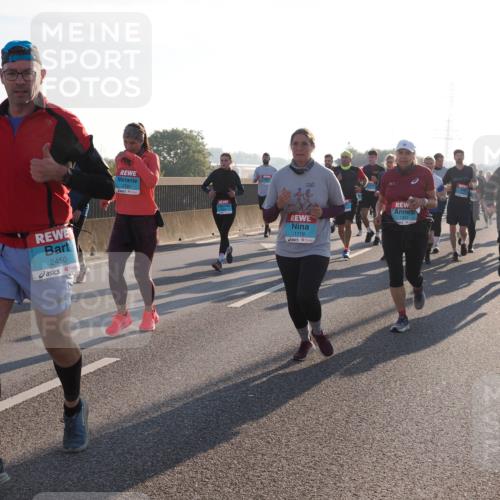 03.10.2025 - Köhlbrandbrückenlauf Fabian Wolf http://msf.ph/oto/9008540 03.10.2025 09:20:44 Position 3 1803, 2450, 2790, 1719, 1342 meine-sportfotos.de