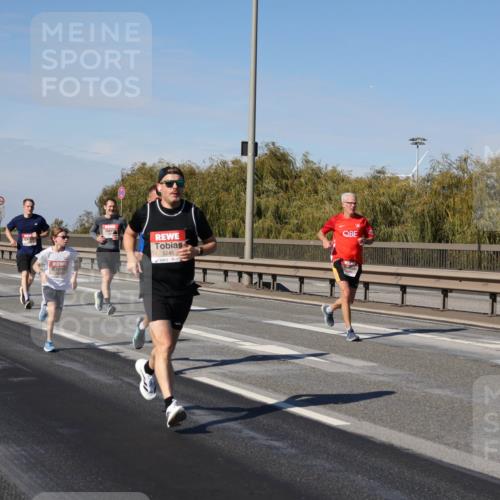 03.10.2025 - Köhlbrandbrückenlauf Julia Fischer http://msf.ph/oto/9008544 03.10.2025 12:50:51 Position 3 5245 meine-sportfotos.de