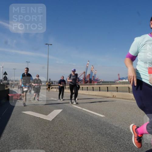 03.10.2025 - Köhlbrandbrückenlauf Matties Gatica Varas http://msf.ph/oto/9008546 03.10.2025 13:04:27 Position 2 6527 meine-sportfotos.de