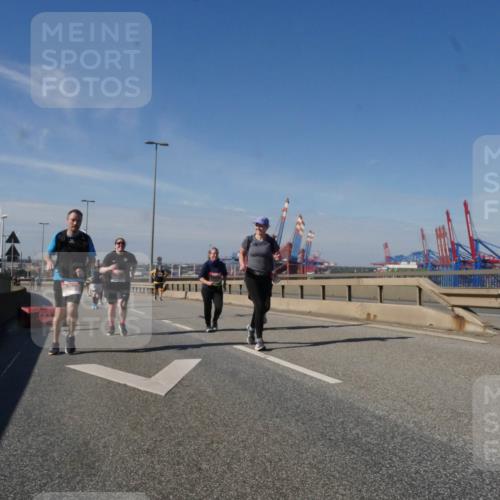 03.10.2025 - Köhlbrandbrückenlauf Matties Gatica Varas http://msf.ph/oto/9008553 03.10.2025 13:04:27 Position 2  meine-sportfotos.de