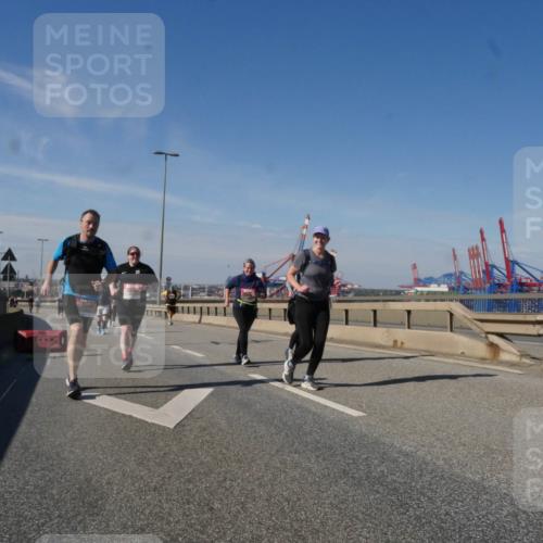 03.10.2025 - Köhlbrandbrückenlauf Matties Gatica Varas http://msf.ph/oto/9008557 03.10.2025 13:04:28 Position 2  meine-sportfotos.de