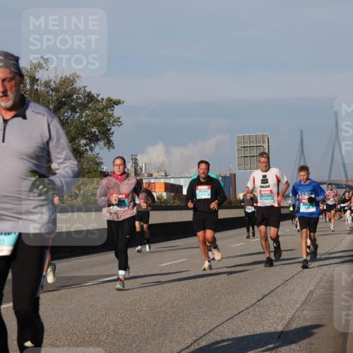 03.10.2025 - Köhlbrandbrückenlauf Luisa Fischer http://msf.ph/oto/9008558 03.10.2025 10:50:24 Position 3 1073 meine-sportfotos.de