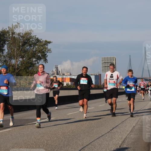 03.10.2025 - Köhlbrandbrückenlauf Luisa Fischer http://msf.ph/oto/9008562 03.10.2025 10:50:24 Position 3  meine-sportfotos.de