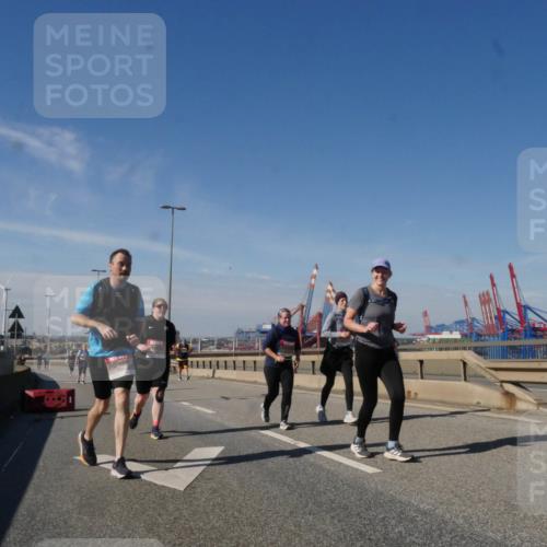 03.10.2025 - Köhlbrandbrückenlauf Matties Gatica Varas http://msf.ph/oto/9008563 03.10.2025 13:04:28 Position 2  meine-sportfotos.de
