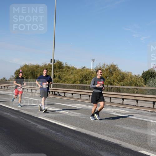 03.10.2025 - Köhlbrandbrückenlauf Julia Fischer http://msf.ph/oto/9008565 03.10.2025 12:50:54 Position 3  meine-sportfotos.de
