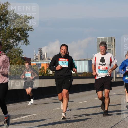 03.10.2025 - Köhlbrandbrückenlauf Luisa Fischer http://msf.ph/oto/9008572 03.10.2025 10:50:25 Position 3 1864, 3235, 3236 meine-sportfotos.de