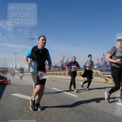 03.10.2025 - Köhlbrandbrückenlauf Matties Gatica Varas http://msf.ph/oto/9008577 03.10.2025 13:04:29 Position 2 5988 meine-sportfotos.de