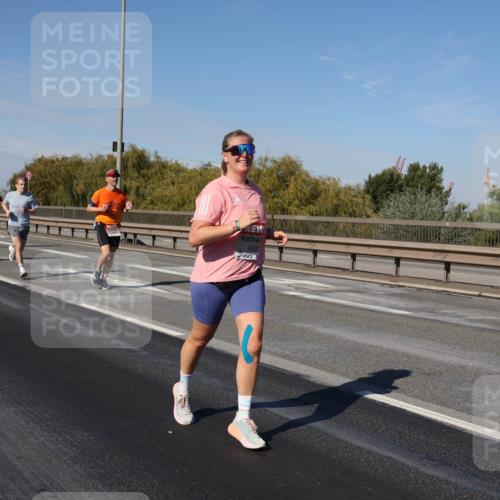 03.10.2025 - Köhlbrandbrückenlauf Julia Fischer http://msf.ph/oto/9008578 03.10.2025 12:50:58 Position 3 429 meine-sportfotos.de