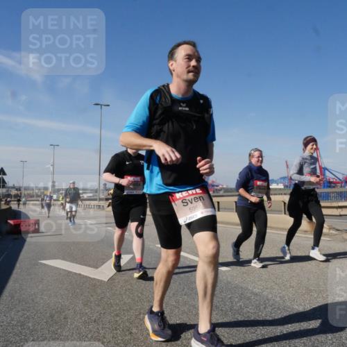03.10.2025 - Köhlbrandbrückenlauf Matties Gatica Varas http://msf.ph/oto/9008583 03.10.2025 13:04:30 Position 2 23, 5988 meine-sportfotos.de