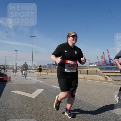 03.10.2025 - Köhlbrandbrückenlauf Matties Gatica Varas http://msf.ph/oto/9008594 03.10.2025 13:04:31 Position 2 25, 5487, 562 meine-sportfotos.de