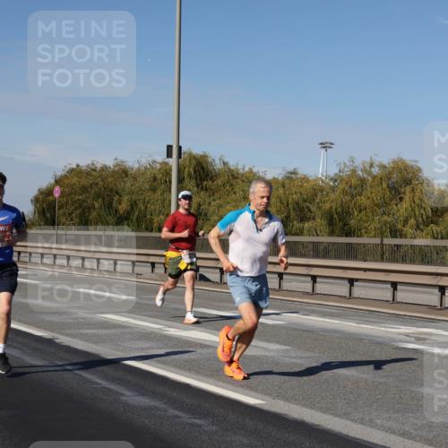 03.10.2025 - Köhlbrandbrückenlauf Julia Fischer http://msf.ph/oto/9008603 03.10.2025 12:51:01 Position 3  meine-sportfotos.de