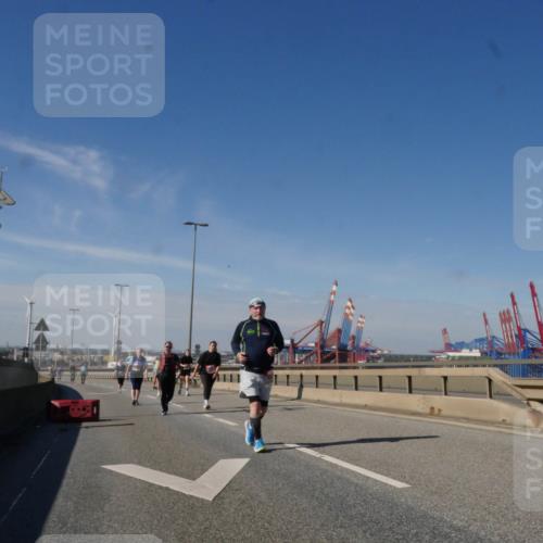 03.10.2025 - Köhlbrandbrückenlauf Matties Gatica Varas http://msf.ph/oto/9008611 03.10.2025 13:04:34 Position 2  meine-sportfotos.de