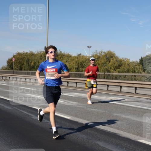 03.10.2025 - Köhlbrandbrückenlauf Julia Fischer http://msf.ph/oto/9008615 03.10.2025 12:51:02 Position 3 6723 meine-sportfotos.de