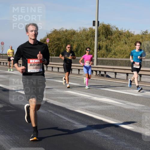 03.10.2025 - Köhlbrandbrückenlauf Julia Fischer http://msf.ph/oto/9008623 03.10.2025 12:51:07 Position 3 4055 meine-sportfotos.de
