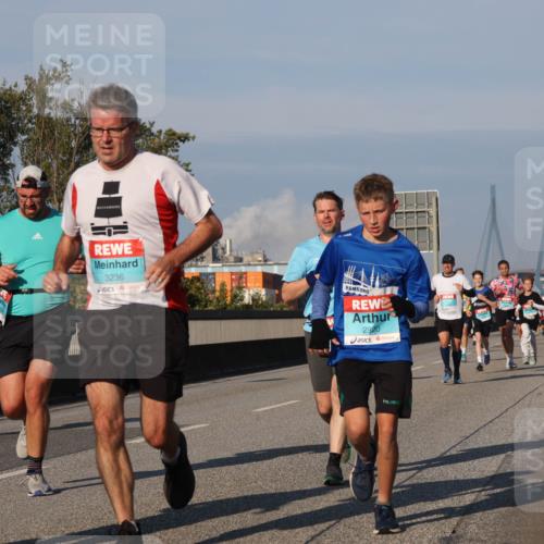03.10.2025 - Köhlbrandbrückenlauf Luisa Fischer http://msf.ph/oto/9008625 03.10.2025 10:50:28 Position 3 3236, 2920 meine-sportfotos.de