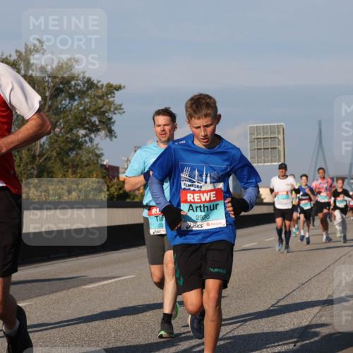 03.10.2025 - Köhlbrandbrückenlauf Luisa Fischer http://msf.ph/oto/9008633 03.10.2025 10:50:29 Position 3 3236, 273, 2920 meine-sportfotos.de