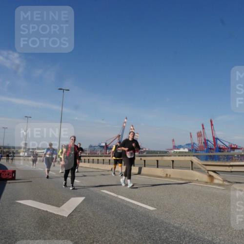 03.10.2025 - Köhlbrandbrückenlauf Matties Gatica Varas http://msf.ph/oto/9008643 03.10.2025 13:04:37 Position 2  meine-sportfotos.de